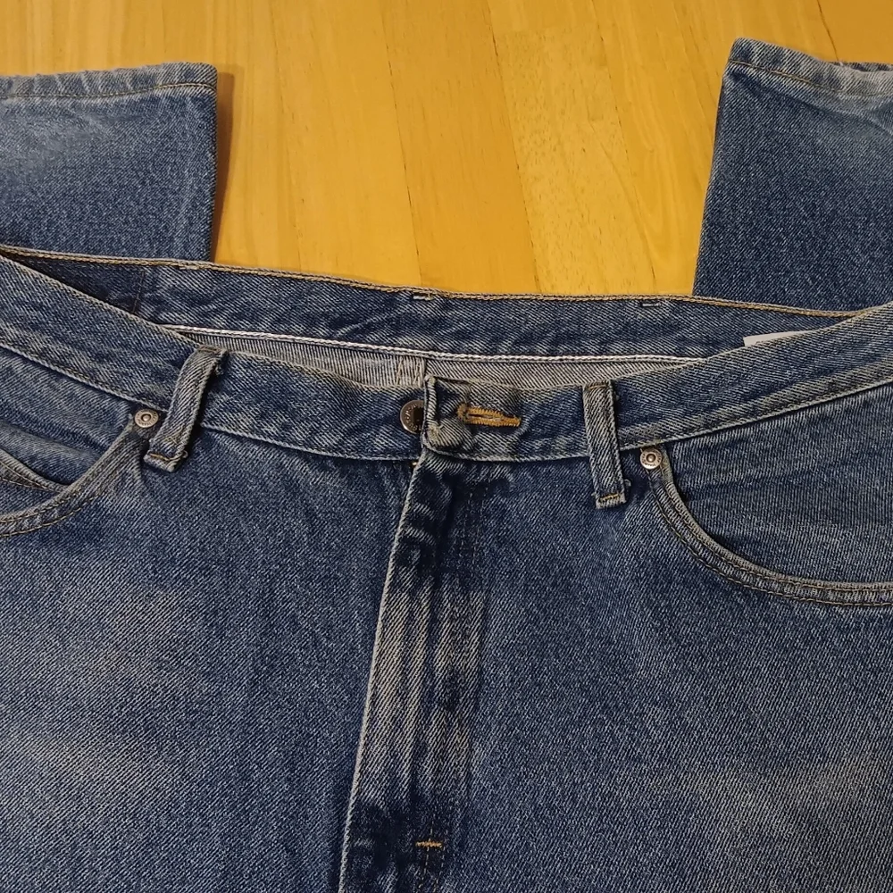 Wrangler Relaxed Fit Jeans 👖 - Picture 2 of 6